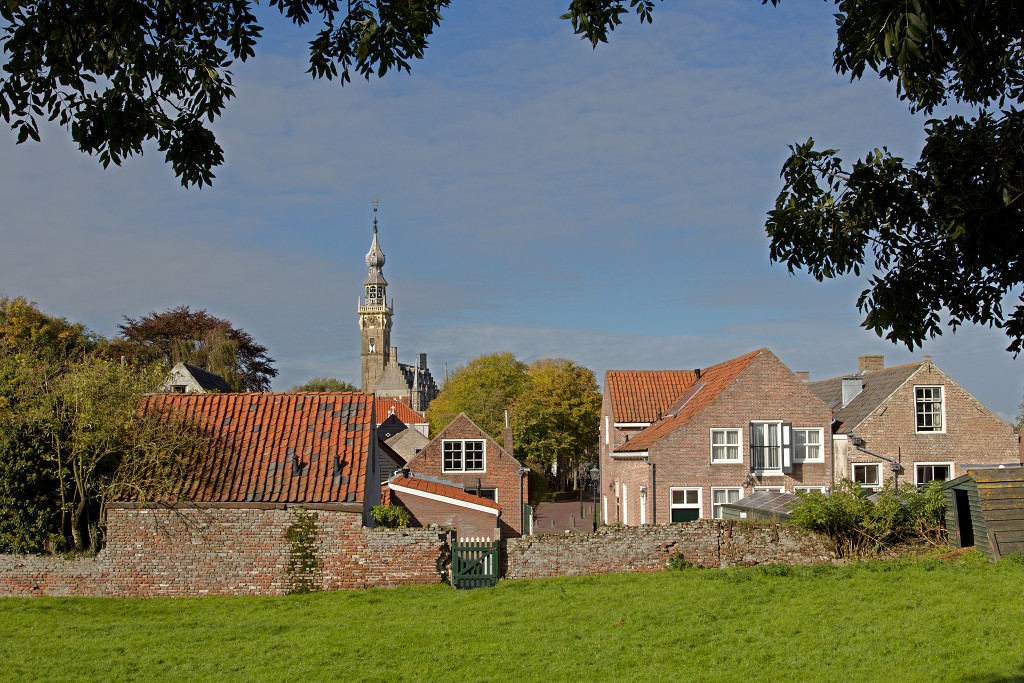 historisch meer stadhuis toerisme toeristisch veere veerse meer walcheren zeeuwse delta boten haven jachthaven strand korenmolen molen zeeland grote kerk hdr